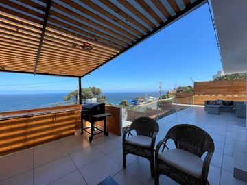 HERMOSA CASA DE AMPLIOS ESPACIOS, REÑACA