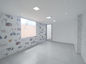 Venta de Casa  Moderna con acabados de Lujo con 5 Dormitorios y seguridad 24/7 en Urb. del Condado