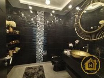 Venta de Casa  Moderna con acabados de Lujo con 5 Dormitorios y seguridad 24/7 en Urb. del Condado