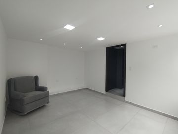 Venta de Casa  Moderna con acabados de Lujo con 5 Dormitorios y seguridad 24/7 en Urb. del Condado