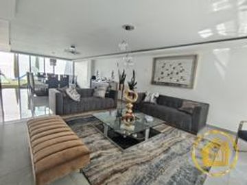 Venta de Casa  Moderna con acabados de Lujo con 5 Dormitorios y seguridad 24/7 en Urb. del Condado