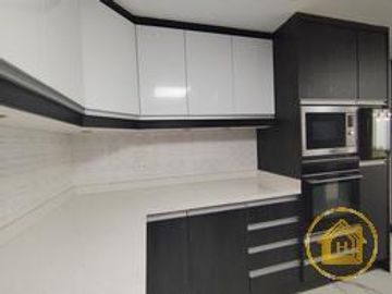 Venta de Casa  Moderna con acabados de Lujo con 5 Dormitorios y seguridad 24/7 en Urb. del Condado