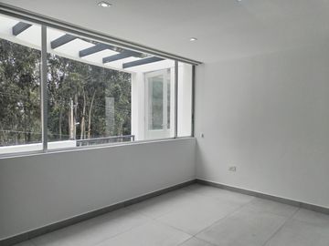 Venta de Casa  Moderna con acabados de Lujo con 5 Dormitorios y seguridad 24/7 en Urb. del Condado