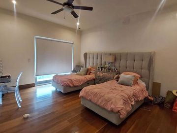 CASA EN VENTA EN LA CIMA $29,900,000