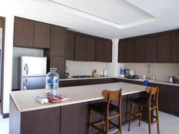 CASA RESIDENCIAL EN VENTA/RENTA EN CLUB DENTRO DEL CAMPO DE GOLF TRES MARIAS