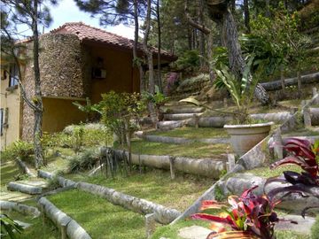 VENDO CASA ALTOS DEL MARIA