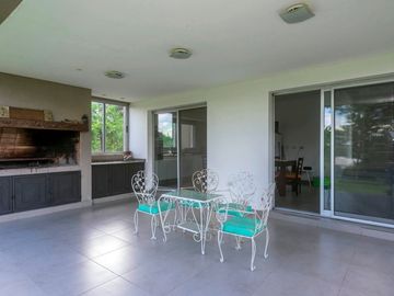 CASA 2 DORM VENTA VAQUEROS CON VISTAS A LOS CERROS