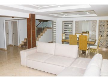 CASA AMPLIA REMODELADA EXCELENTE UBICACIÓN BARRIO MAMATOCO