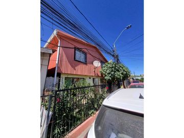 SE VENDE SITIO CON 2 CASAS PARA INVERSION.