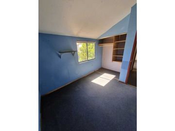 SE VENDE SITIO CON 2 CASAS PARA INVERSION.