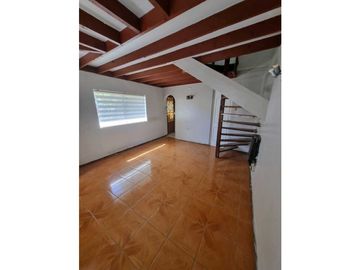 SE VENDE SITIO CON 2 CASAS PARA INVERSION.