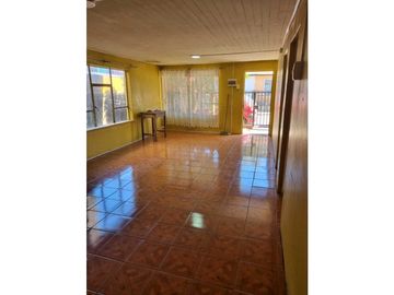 SE VENDE SITIO CON 2 CASAS PARA INVERSION.