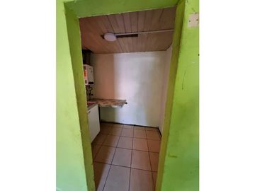 SE VENDE SITIO CON 2 CASAS PARA INVERSION.