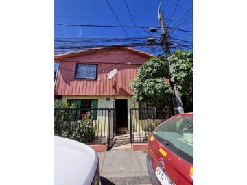 SE VENDE SITIO CON 2 CASAS PARA INVERSION.
