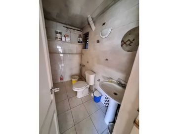SE VENDE SITIO CON 2 CASAS PARA INVERSION.