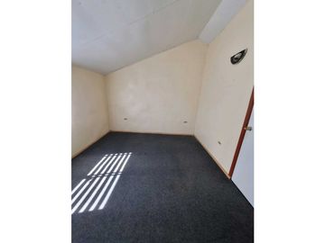 SE VENDE SITIO CON 2 CASAS PARA INVERSION.