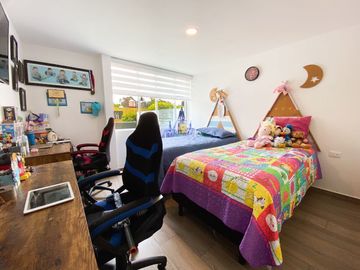 CASA EN VENTA LAS ARBOLEDAS, REMODELADA, JARDIN, VIGILANCIA.