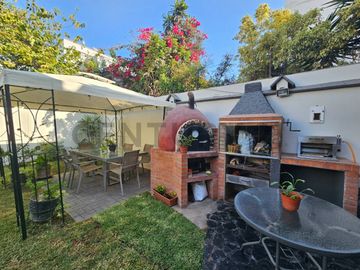 Venta de casa Residencial Higuereta, Santiago de Surco;  300m2 AT - 272.48m2 AC