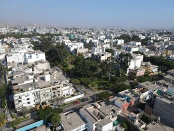 Venta de casa Residencial Higuereta, Santiago de Surco;  300m2 AT - 272.48m2 AC