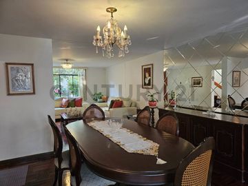 Venta de casa Residencial Higuereta, Santiago de Surco;  300m2 AT - 272.48m2 AC