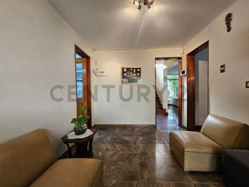 Venta de casa Residencial Higuereta, Santiago de Surco;  300m2 AT - 272.48m2 AC