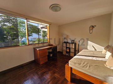 Venta de casa Residencial Higuereta, Santiago de Surco;  300m2 AT - 272.48m2 AC