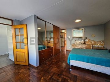 Venta de casa Residencial Higuereta, Santiago de Surco;  300m2 AT - 272.48m2 AC