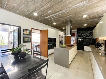 Casa en Venta en Golf de Manquehue - Los Trapenses