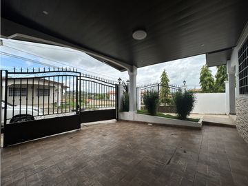 Se Vende Casa en Brisas del Golf, Arraijan