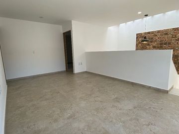 Casa en Venta en Valle de Juriquilla, Sótano, 3 Recamaras, 3 Baños, 3 Autos