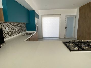 Casa en Venta en Valle de Juriquilla, Sótano, 3 Recamaras, 3 Baños, 3 Autos