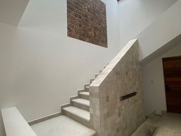 Casa en Venta en Valle de Juriquilla, Sótano, 3 Recamaras, 3 Baños, 3 Autos