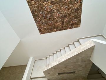 Casa en Venta en Valle de Juriquilla, Sótano, 3 Recamaras, 3 Baños, 3 Autos