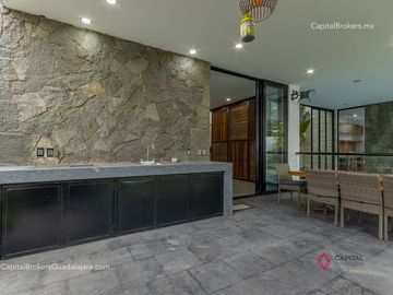 Casa de lujo en venta cerca de Olivos a 5 minutos del Tec con alberca San Acasio