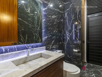 Casa de lujo en venta cerca de Olivos a 5 minutos del Tec con alberca San Acasio