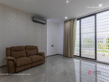 Casa de lujo en venta cerca de Olivos a 5 minutos del Tec con alberca San Acasio