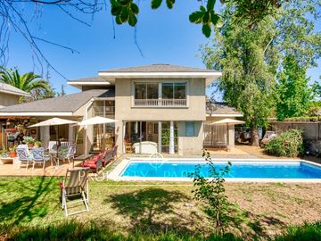 Venta de hermosa casa en Parque Cousiño Macul, Peñalolén
