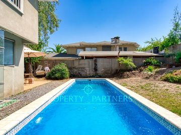Venta de hermosa casa en Parque Cousiño Macul, Peñalolén