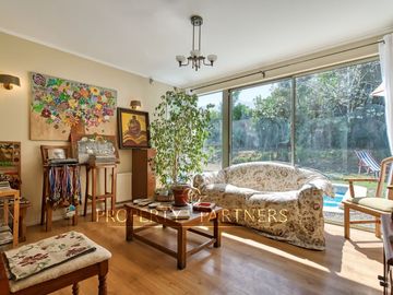 Venta de hermosa casa en Parque Cousiño Macul, Peñalolén