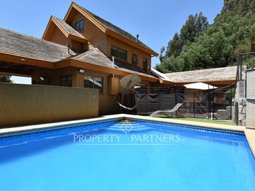 Casa con piscina camino a Santa Juana