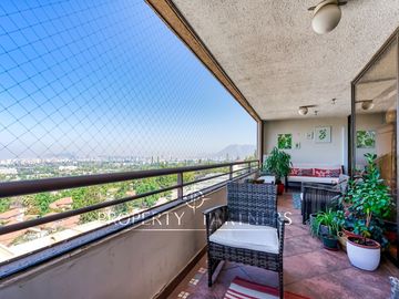 Departamento con espectacular vista a Santiago