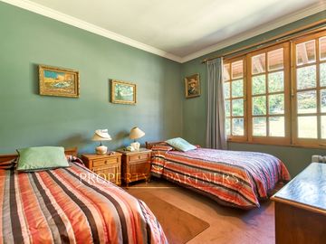 Casa con espectacular terreno La Reina Alta