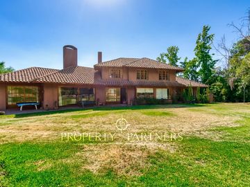 Casa con espectacular terreno La Reina Alta