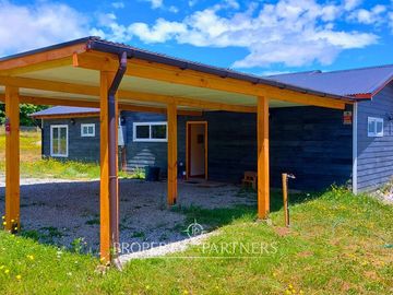 Casa en Panguipulli en Parcela  a solo 5 minutos del Centro de Panguipulli. Venta disponible Crédito Hipotecario.