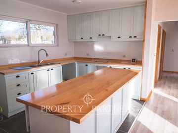 Casa en Panguipulli en Parcela  a solo 5 minutos del Centro de Panguipulli. Venta disponible Crédito Hipotecario.