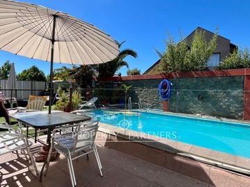 Casa con piscina en Lomas de San Andrés