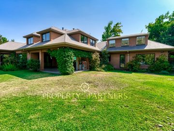 Excelente casa  estilo Inglés en Los Nogales