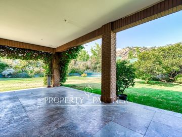 Excelente casa  estilo Inglés en Los Nogales