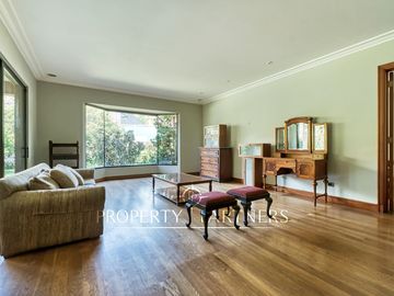 Excelente casa  estilo Inglés en Los Nogales