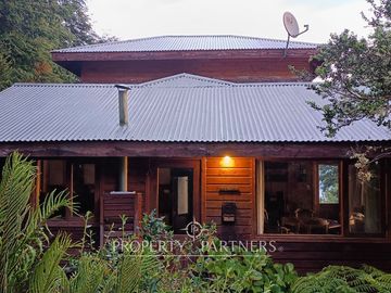 Casa refugio con increíbles vistas al lago Riñihue